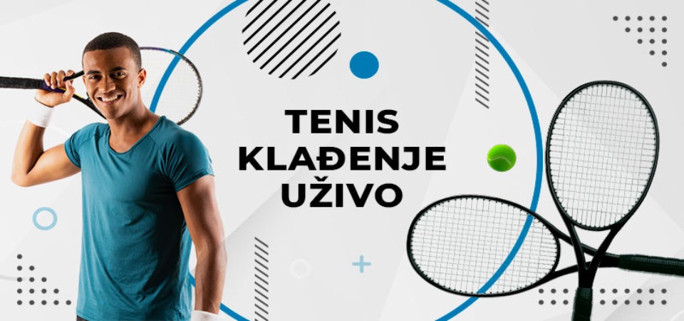 Slika za klađenje uživo na tenis sa nasmejanim čovekom